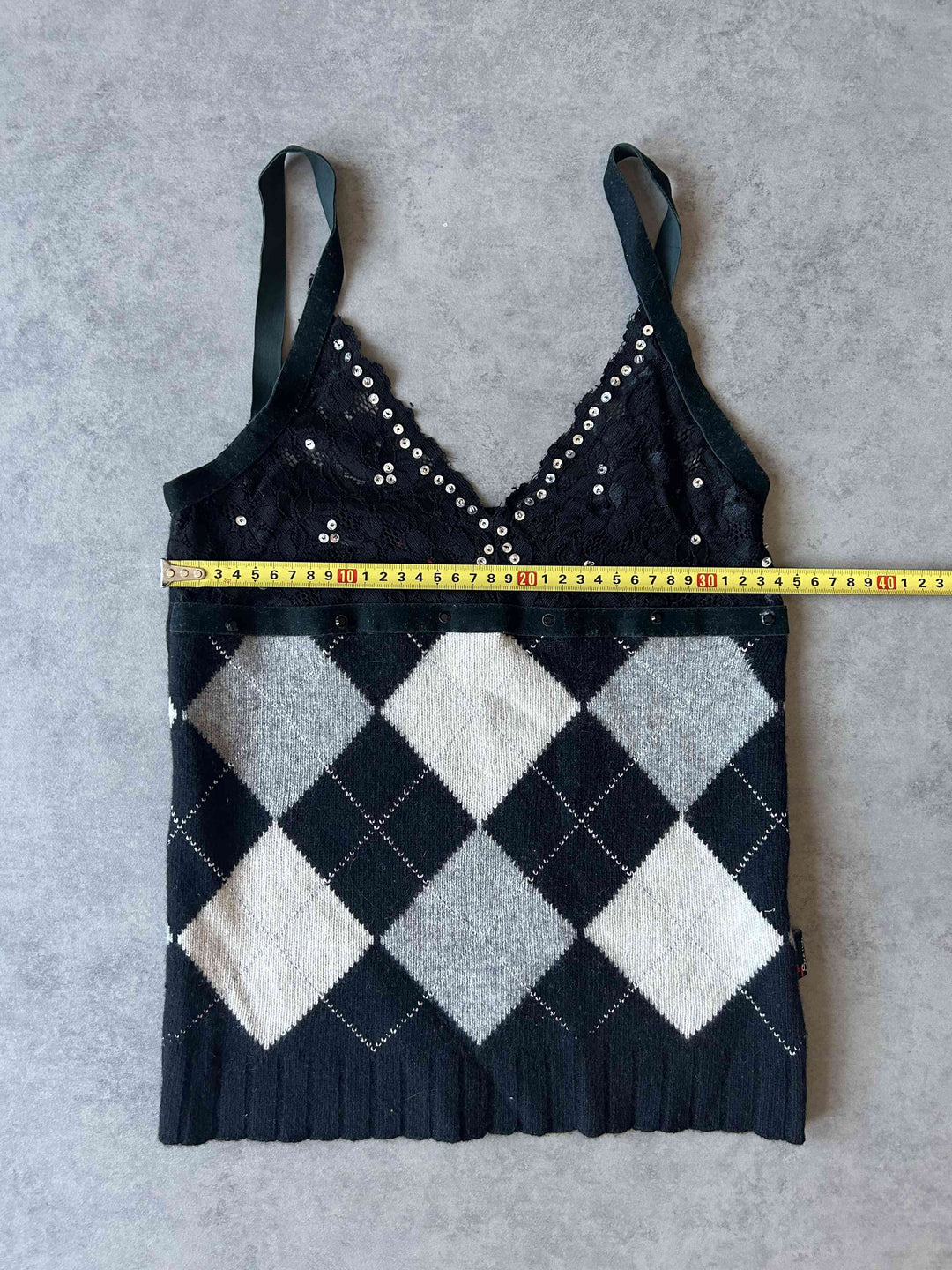 Diamond pattern top